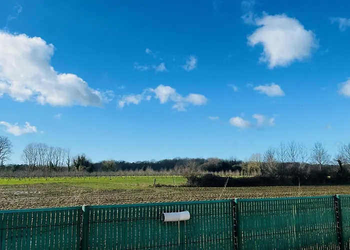 Les Du Mesnil Standard Bed & Breakfast 3*